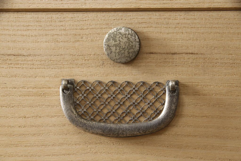 総桐箪笥の見た目を変えずに綺麗にリペア!元の自然な雰囲気をそのままに木地色仕上げ。(四方丸、大丸、桐たんす、和箪笥、和たんす、衣装箪笥)