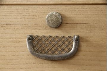 総桐箪笥の見た目を変えずに綺麗にリペア!元の自然な雰囲気をそのままに木地色仕上げ。(四方丸、大丸、桐たんす、和箪笥、和たんす、衣装箪笥)