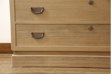 総桐箪笥の見た目を変えずに綺麗にリペア!元の自然な雰囲気をそのままに木地色仕上げ。(四方丸、大丸、桐たんす、和箪笥、和たんす、衣装箪笥)