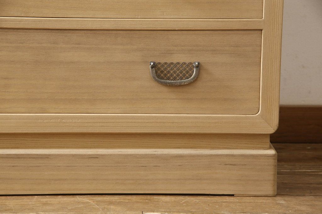 総桐箪笥の見た目を変えずに綺麗にリペア!元の自然な雰囲気をそのままに木地色仕上げ。(四方丸、大丸、桐たんす、和箪笥、和たんす、衣装箪笥)