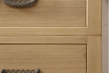 総桐箪笥の見た目を変えずに綺麗にリペア!元の自然な雰囲気をそのままに木地色仕上げ。(四方丸、大丸、桐たんす、和箪笥、和たんす、衣装箪笥)