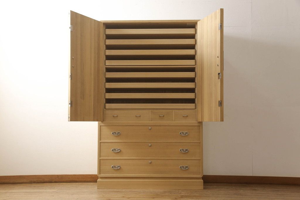 加茂総桐箪笥の見た目を変えずに綺麗にリペア!本来の美しさを活かした木地色仕上げ。(胴厚・四方丸、桐タンス、桐たんす、着物箪笥)