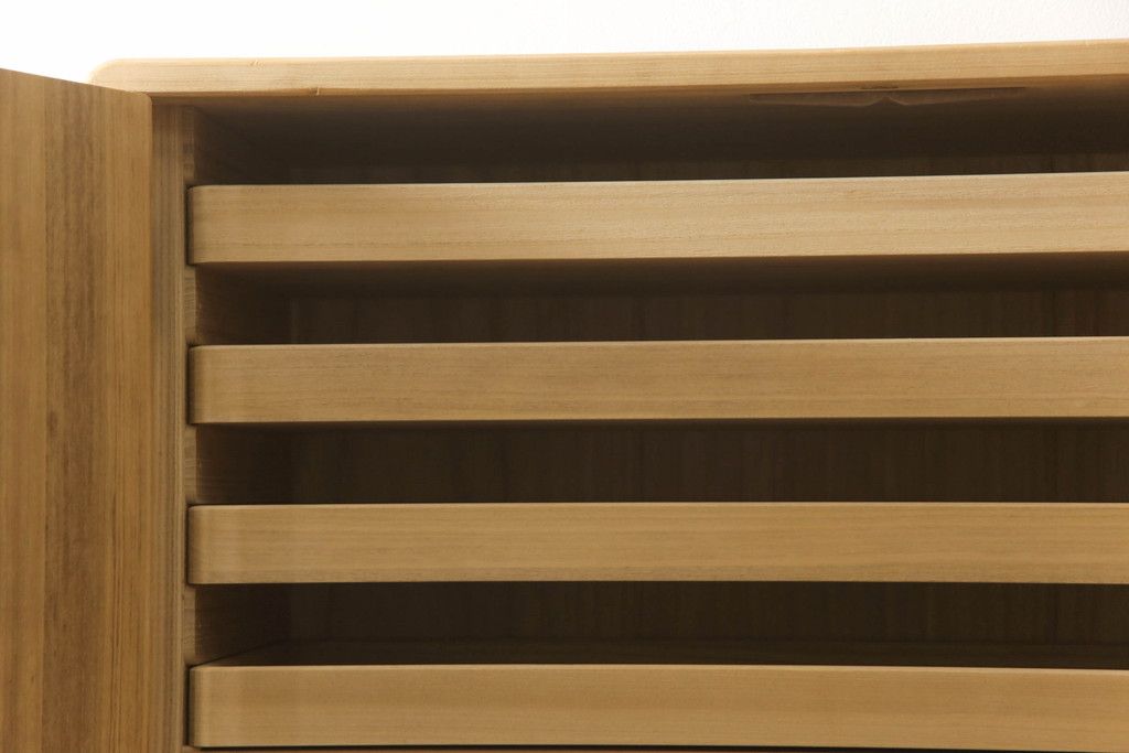 加茂総桐箪笥の見た目を変えずに綺麗にリペア!本来の美しさを活かした木地色仕上げ。(胴厚・四方丸、桐タンス、桐たんす、着物箪笥)