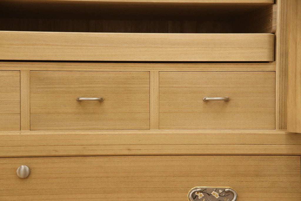 加茂総桐箪笥の見た目を変えずに綺麗にリペア!本来の美しさを活かした木地色仕上げ。(胴厚・四方丸、桐タンス、桐たんす、着物箪笥)