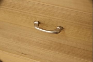 加茂総桐箪笥の見た目を変えずに綺麗にリペア!本来の美しさを活かした木地色仕上げ。(胴厚・四方丸、桐タンス、桐たんす、着物箪笥)