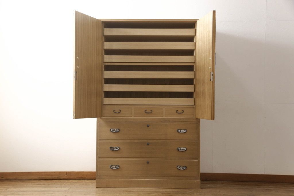 総桐箪笥の見た目を変えずに綺麗にリペア!本来の美しさを活かした木地色仕上げ。(並厚、桐たんす、和タンス、収納箪笥、着物箪笥)