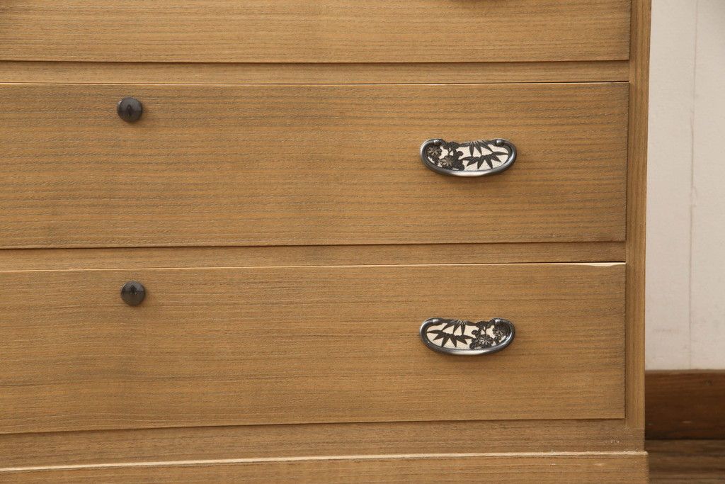 総桐箪笥の見た目を変えずに綺麗にリペア!本来の美しさを活かした木地色仕上げ。(並厚、桐たんす、和タンス、収納箪笥、着物箪笥)