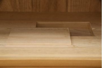 加茂総桐箪笥の見た目を変えずに綺麗にリペア!本来の美しさを活かした木地色仕上げ。(胴厚、桐たんす、着物箪笥、和タンス、衣装箪笥、引き出し)