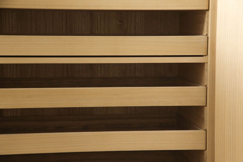 桐箪笥の見た目を変えずに綺麗にリペア!本来の美しさを活かし、蜜蝋ワックスで仕上げ。(総桐たんす、桐タンス、着物箪笥、和タンス)