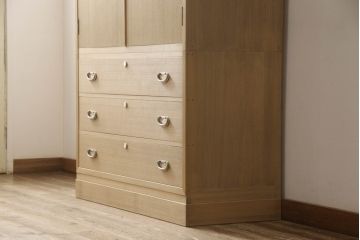 桐箪笥の見た目を変えずに綺麗にリペア!本来の美しさを活かし、蜜蝋ワックスで仕上げ。(総桐たんす、桐タンス、着物箪笥、和タンス)