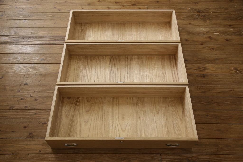 桐箪笥の見た目を変えずに綺麗にリペア!本来の美しさを活かし、蜜蝋ワックスで仕上げ。(総桐たんす、桐タンス、着物箪笥、和タンス)