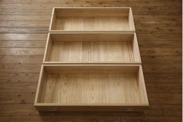 桐箪笥の見た目を変えずに綺麗にリペア!本来の美しさを活かし、蜜蝋ワックスで仕上げ。(総桐たんす、桐タンス、着物箪笥、和タンス)