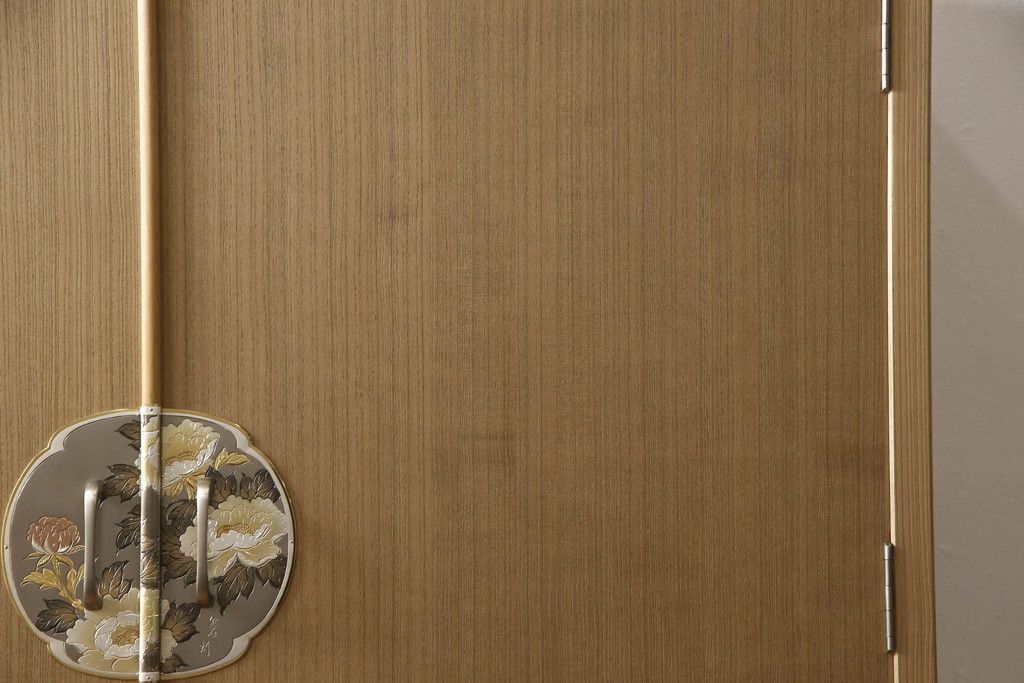 桐箪笥の見た目を変えずに綺麗にリペア!本来の美しさを活かし、蜜蝋ワックスで仕上げ。(総桐たんす、桐タンス、着物箪笥、和タンス)