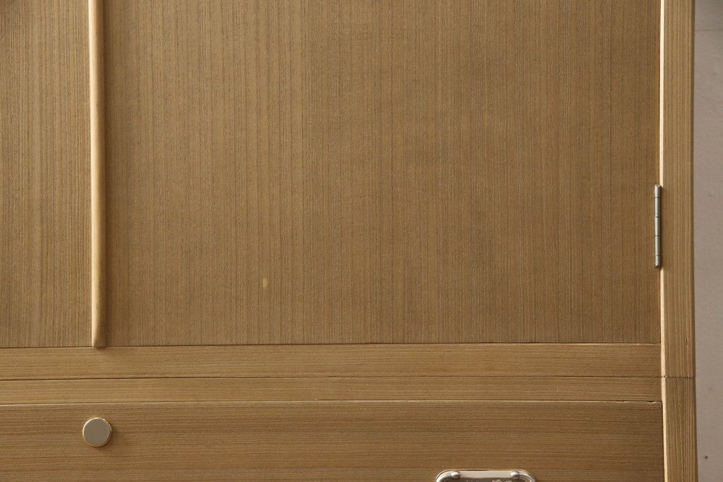 桐箪笥の見た目を変えずに綺麗にリペア!本来の美しさを活かし、蜜蝋ワックスで仕上げ。(総桐たんす、桐タンス、着物箪笥、和タンス)