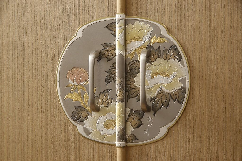 桐箪笥の見た目を変えずに綺麗にリペア!本来の美しさを活かし、蜜蝋ワックスで仕上げ。(総桐たんす、桐タンス、着物箪笥、和タンス)