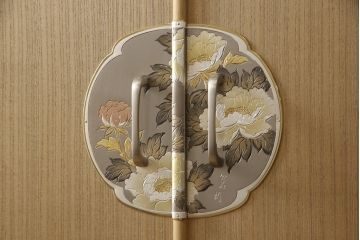 桐箪笥の見た目を変えずに綺麗にリペア!本来の美しさを活かし、蜜蝋ワックスで仕上げ。(総桐たんす、桐タンス、着物箪笥、和タンス)