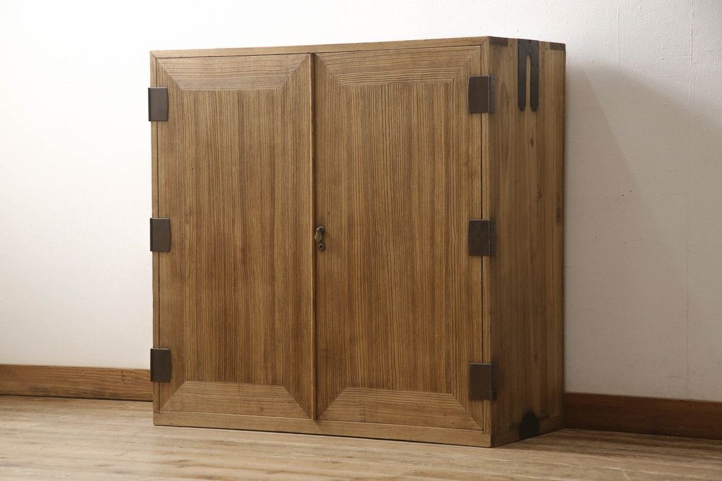 昭和中期の桐箪笥の見た目を変えずに綺麗にリペア!蜜蝋ワックスで木地色仕上げ。(衣装箪笥、着物箪笥、和タンス、総桐箪笥)