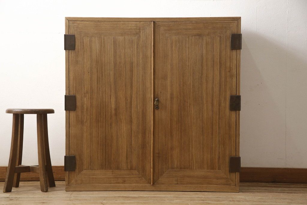 昭和中期の桐箪笥の見た目を変えずに綺麗にリペア!蜜蝋ワックスで木地色仕上げ。(衣装箪笥、着物箪笥、和タンス、総桐箪笥)