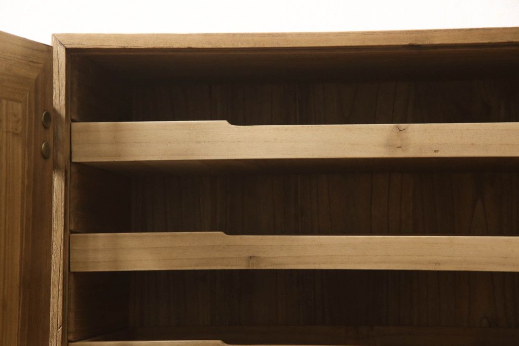 昭和中期の桐箪笥の見た目を変えずに綺麗にリペア!蜜蝋ワックスで木地色仕上げ。(衣装箪笥、着物箪笥、和タンス、総桐箪笥)