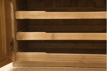 昭和中期の桐箪笥の見た目を変えずに綺麗にリペア!蜜蝋ワックスで木地色仕上げ。(衣装箪笥、着物箪笥、和タンス、総桐箪笥)