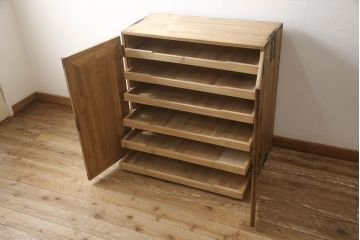 昭和中期の桐箪笥の見た目を変えずに綺麗にリペア!蜜蝋ワックスで木地色仕上げ。(衣装箪笥、着物箪笥、和タンス、総桐箪笥)