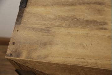 昭和中期の桐箪笥の見た目を変えずに綺麗にリペア!蜜蝋ワックスで木地色仕上げ。(衣装箪笥、着物箪笥、和タンス、総桐箪笥)