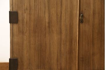 昭和中期の桐箪笥の見た目を変えずに綺麗にリペア!蜜蝋ワックスで木地色仕上げ。(衣装箪笥、着物箪笥、和タンス、総桐箪笥)