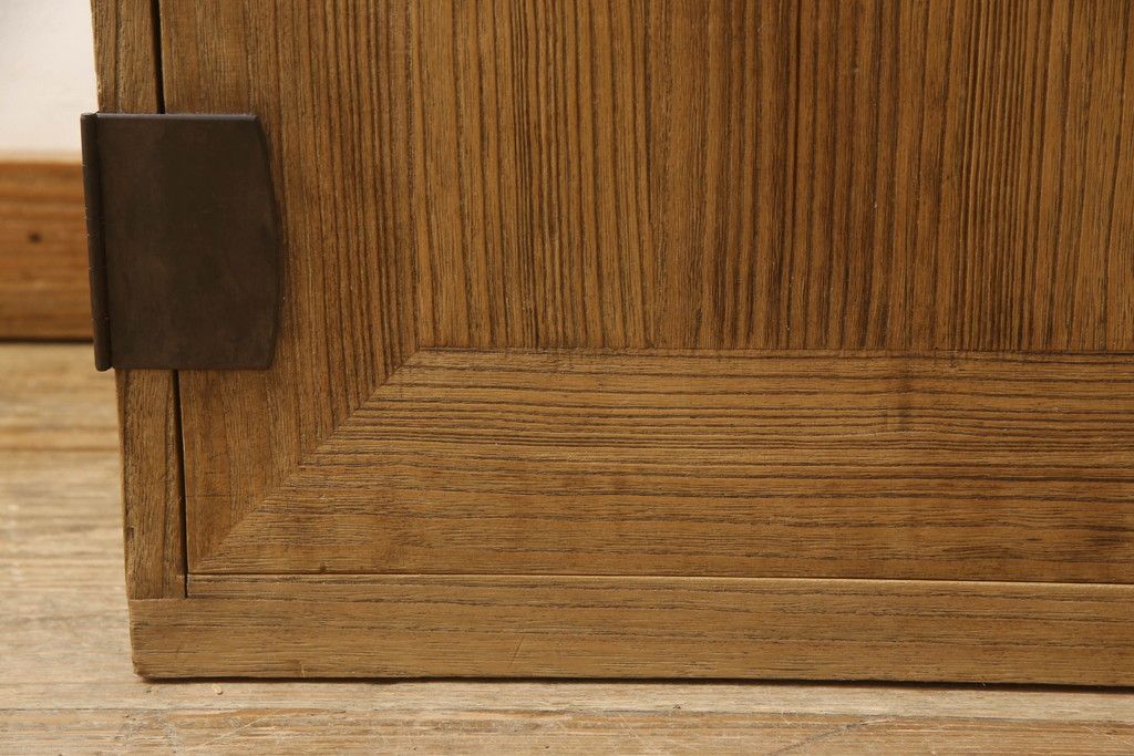昭和中期の桐箪笥の見た目を変えずに綺麗にリペア!蜜蝋ワックスで木地色仕上げ。(衣装箪笥、着物箪笥、和タンス、総桐箪笥)