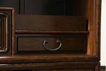 二段重ね箪笥をリペア&カスタム!引き出しの取っ手を交換し、全体を1トーン落ち着いた色味に着色仕上げ。(キャビネット、食器棚、収納棚、戸棚、飾り棚、茶棚)