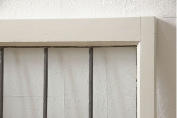 ステンドグラスをリペア&カスタム!高品質リペアを施し、アンティークホワイトでペイント仕上げ。(ガラス戸、窓、建具)