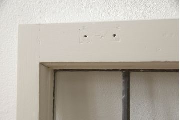 ステンドグラスをリペア&カスタム!高品質リペアを施し、アンティークホワイトでペイント仕上げ。(ガラス戸、窓、建具)