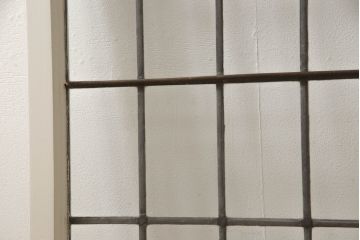 ステンドグラスをリペア&カスタム!高品質リペアを施し、アンティークホワイトでペイント仕上げ。(ガラス戸、窓、建具)