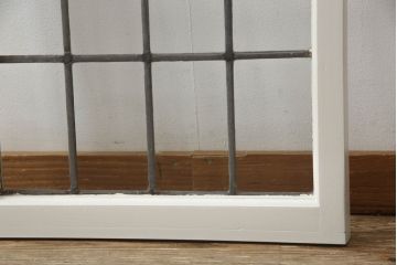 ステンドグラスをリペア&カスタム!高品質リペアを施し、アンティークホワイトでペイント仕上げ。(ガラス戸、窓、建具)