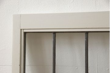 ステンドグラスをリペア&カスタム!高品質リペアを施し、アンティークホワイトでペイント仕上げ。(ガラス戸、窓、建具)