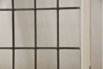 ステンドグラスをリペア&カスタム!高品質リペアを施し、アンティークホワイトでペイント仕上げ。(ガラス戸、窓、建具)