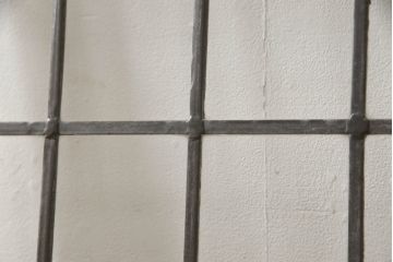 ステンドグラスをリペア&カスタム!高品質リペアを施し、アンティークホワイトでペイント仕上げ。(ガラス戸、窓、建具)