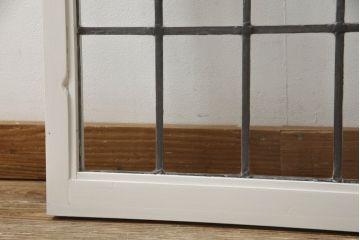 ステンドグラスをリペア&カスタム!高品質リペアを施し、アンティークホワイトでペイント仕上げ。(ガラス戸、窓、建具)