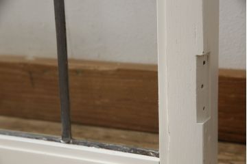 ステンドグラスをリペア&カスタム!高品質リペアを施し、アンティークホワイトでペイント仕上げ。(ガラス戸、窓、建具)