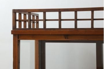 昭和初期のガラスケースをリペア&カスタム!引き戸2枚を新規製作。1トーン落ち着いた色味に着色仕上げ。(ショーケース、飾り棚、陳列棚、店舗什器)