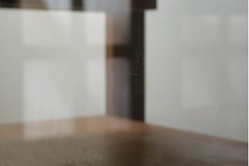 昭和初期のガラスケースをリペア&カスタム!引き戸2枚を新規製作。1トーン落ち着いた色味に着色仕上げ。(ショーケース、飾り棚、陳列棚、店舗什器)