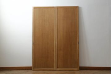 昭和初期の板戸をリペア&カスタム!リサイズし、吊り金具を加工。クリアワックスのみで木地色仕上げ。(引き戸、建具)