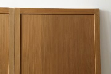 昭和初期の板戸をリペア&カスタム!リサイズし、吊り金具を加工。クリアワックスのみで木地色仕上げ。(引き戸、建具)