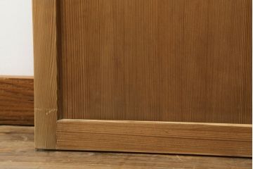 昭和初期の板戸をリペア&カスタム!リサイズし、吊り金具を加工。クリアワックスのみで木地色仕上げ。(引き戸、建具)