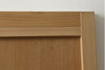 昭和初期の板戸をリペア&カスタム!リサイズし、吊り金具を加工。クリアワックスのみで木地色仕上げ。(引き戸、建具)