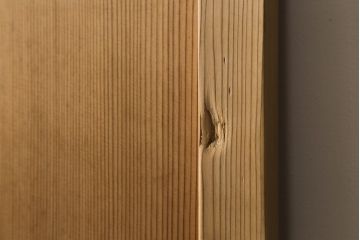 昭和初期の板戸をリペア&カスタム!リサイズし、吊り金具を加工。クリアワックスのみで木地色仕上げ。(引き戸、建具)