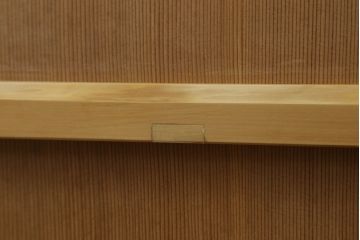 昭和初期の板戸をリペア&カスタム!リサイズし、吊り金具を加工。クリアワックスのみで木地色仕上げ。(引き戸、建具)