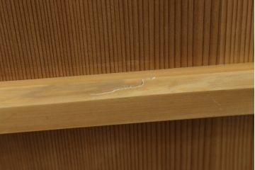 昭和初期の板戸をリペア&カスタム!リサイズし、吊り金具を加工。クリアワックスのみで木地色仕上げ。(引き戸、建具)