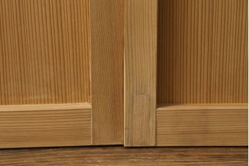 昭和初期の板戸をリペア&カスタム!リサイズし、吊り金具を加工。クリアワックスのみで木地色仕上げ。(引き戸、建具)