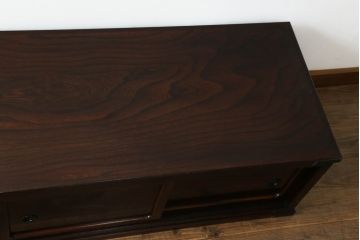 志太民芸家具のローボードをリペア&カスタム!元の色味を活かしつつ1トーン落ち着いた色に着色仕上げ。(サイドボード、和箪笥、収納箪笥、整理タンス、テレビ台、テレビボード、引き出し)