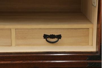 志太民芸家具のローボードをリペア&カスタム!元の色味を活かしつつ1トーン落ち着いた色に着色仕上げ。(サイドボード、和箪笥、収納箪笥、整理タンス、テレビ台、テレビボード、引き出し)